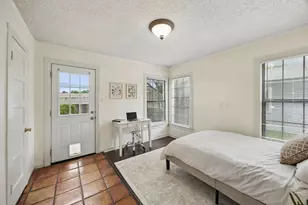 4821 Calmont Ave, Fort Worth, TX 76107 - Photo 11