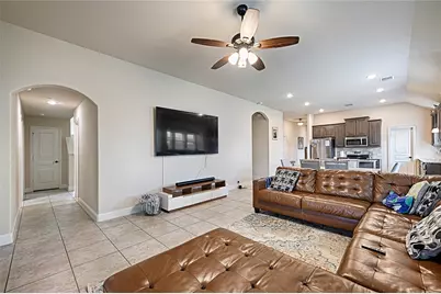 1721 Maplewood Drive, Glenn Heights, TX 75154 - Photo 5