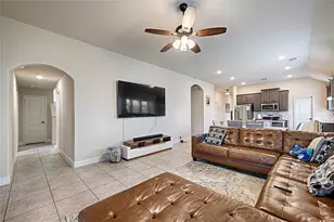 1721 Maplewood Dr, Glenn Heights, TX 75154 - Photo 5