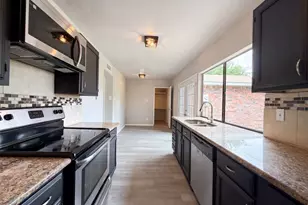 1906 Stockton Trail, Grand Prairie, TX 75052 - Photo 7