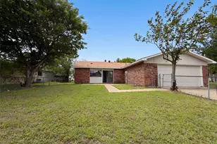 1906 Stockton Trail, Grand Prairie, TX 75052 - Photo 5
