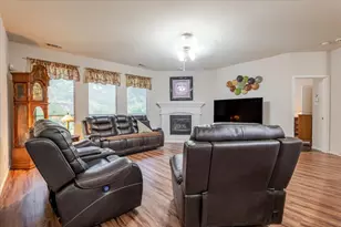 7234 Summit Parc Dr, Dallas, TX 75249 - Photo 3