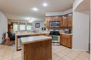 7234 Summit Parc Dr, Dallas, TX 75249 - Photo 9