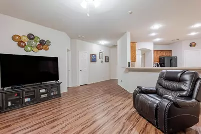 7234 Summit Parc Drive, Dallas, TX 75249 - Photo 11