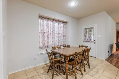 7234 Summit Parc Drive, Dallas, TX 75249 - Photo 13