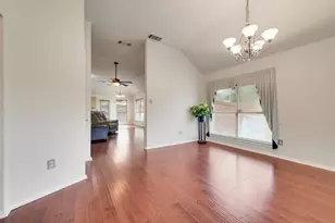 425 Alpine Dr, DeSoto, TX 75115 - Photo 11