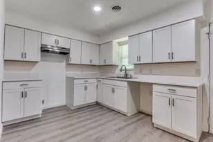 944 Old Orchard Rd, Garland, TX 75041 - Photo 17