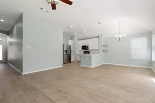 517 Lowery Oaks Trl, Fort Worth, TX 76120 - Photo 3
