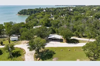 402 Aqua Way, Lake Bridgeport, TX 76426 - Photo 1