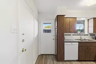 5817 Sandhurst Ln, Dallas, TX 75206 - Photo 7