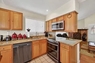 525 Berryhill Dr, Mansfield, TX 76063 - Photo 7