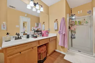525 Berryhill Dr, Mansfield, TX 76063 - Photo 17