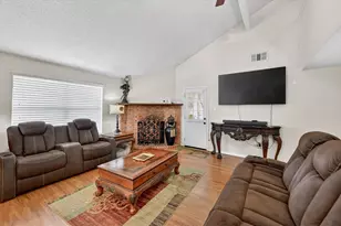 525 Berryhill Dr, Mansfield, TX 76063 - Photo 5