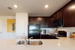 907 Wildflower St, Ennis, TX 75119 - Photo 11