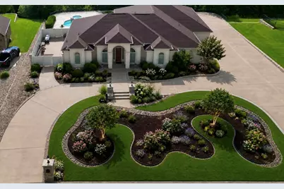 1614 Crow Creek Drive, Granbury, TX 76049 - Photo 39