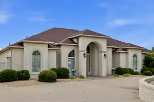 1614 Crow Creek Dr, Granbury, TX 76049 - Photo 1