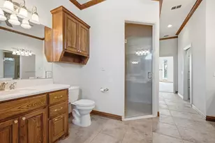 1614 Crow Creek Dr, Granbury, TX 76049 - Photo 21
