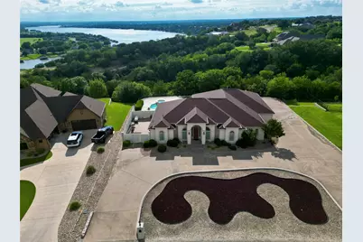 1614 Crow Creek Drive, Granbury, TX 76049 - Photo 37
