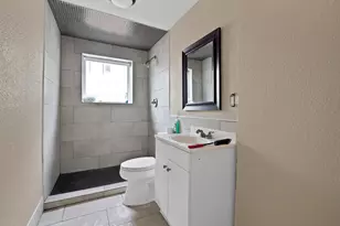 230 W Jerden Ln, Dallas, TX 75208 - Photo 25