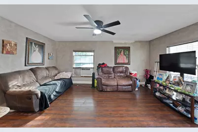 230 W Jerden Lane, Dallas, TX 75208 - Photo 7