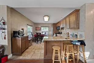 230 W Jerden Ln, Dallas, TX 75208 - Photo 11