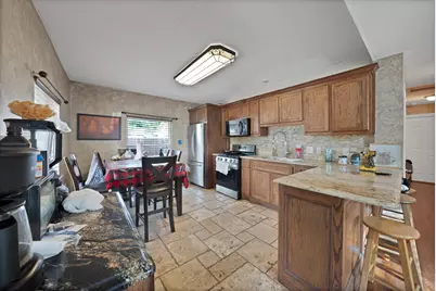 230 W Jerden Lane, Dallas, TX 75208 - Photo 9