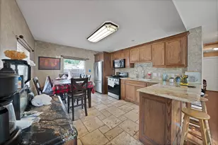 230 W Jerden Ln, Dallas, TX 75208 - Photo 9