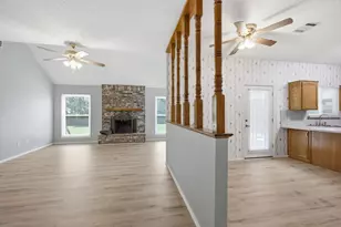 1040 Hillwood Dr, Saginaw, TX 76179 - Photo 9