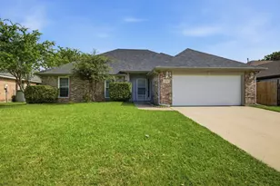 1040 Hillwood Dr, Saginaw, TX 76179 - Photo 3