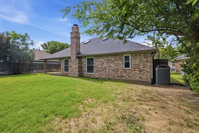 1040 Hillwood Drive, Saginaw, TX 76179 - Photo 27