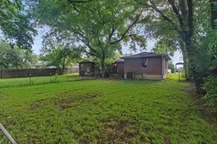 307 Depot St, Whitesboro, TX 76273 - Photo 17