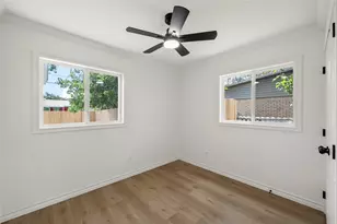 4321 Greenbriar Dr, Bellmead, TX 76705 - Photo 11