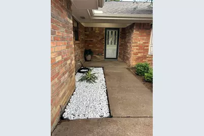 917 Bucknell Drive, Arlington, TX 76012 - Photo 3
