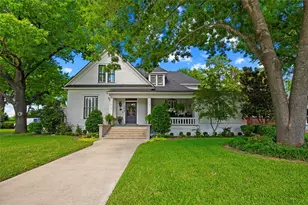 1026 W Main St, Waxahachie, TX 75165 - Photo 1