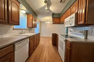 10212 Little Fox Ct, Fort Worth, TX 76108 - Photo 9