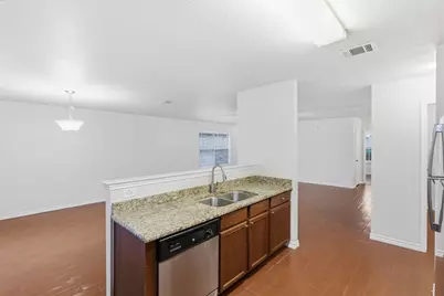 8040 Summer Stream Drive, Fort Worth, TX 76134 - Photo 7