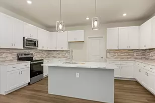 2414 Forest Hill Ln, Granbury, TX 76048 - Photo 3