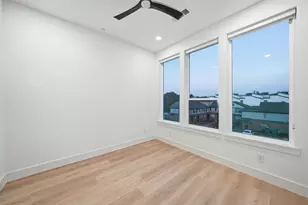 2015 California Dr, Dallas, TX 75204 - Photo 11