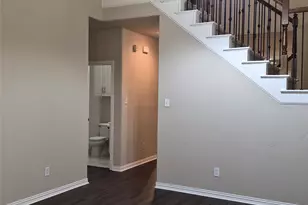 504 Eastland Dr, Lewisville, TX 75056 - Photo 3