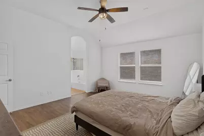 905 Lake Grove Drive, Little Elm, TX 75068 - Photo 17