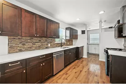 5600 Conroy Street, Fort Worth, TX 76134 - Photo 7