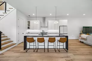 818 Muncie Ave, Dallas, TX 75212 - Photo 3