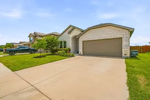 1106 Burlingame Dr, Cleburne, TX 76033 - Photo 3