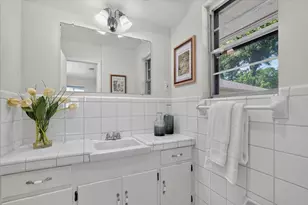 7148 Walling Ln, Dallas, TX 75231 - Photo 19