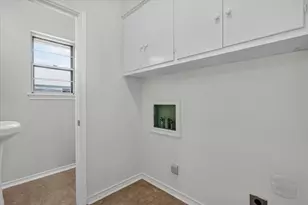 7148 Walling Ln, Dallas, TX 75231 - Photo 13