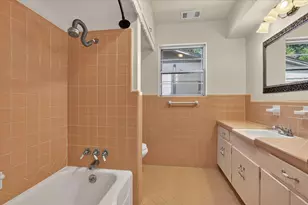 7148 Walling Ln, Dallas, TX 75231 - Photo 27