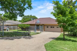 119 N Beltwoods Dr, DeSoto, TX 75115 - Photo 23