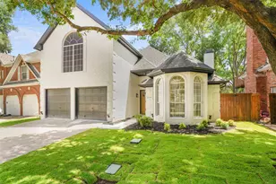 304 Riverwalk Ln, Irving, TX 75063 - Photo 3