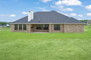 1080 Julian Dr, Van Alstyne, TX 75495 - Photo 3