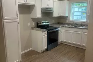 208 Washington St, Bowie, TX 76230 - Photo 5